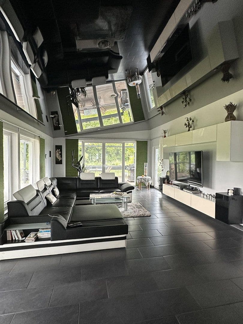Prodej nebytového prostoru 3.125 m², Hude (Oldenburg), Dolní Sasko Prodej nebytového prostoru 3.125 m², Hude (Oldenburg), Dolní Sasko