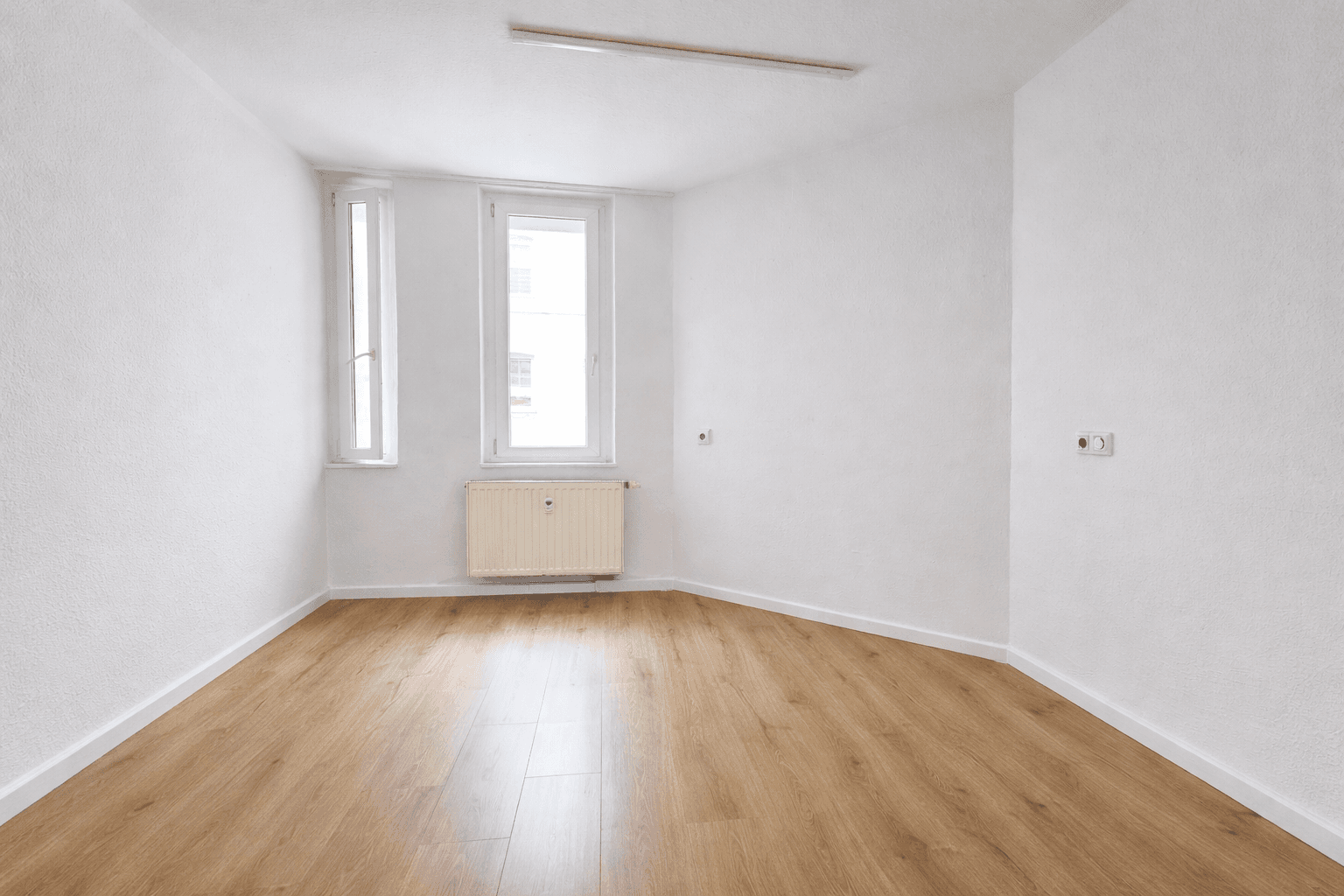 Prodej bytu 3+1 48 m², Schweinauerstr. 42, Nürnberg, Bavorsko Prodej bytu 3+1 48 m², Schweinauerstr. 42, Nürnberg, Bavorsko