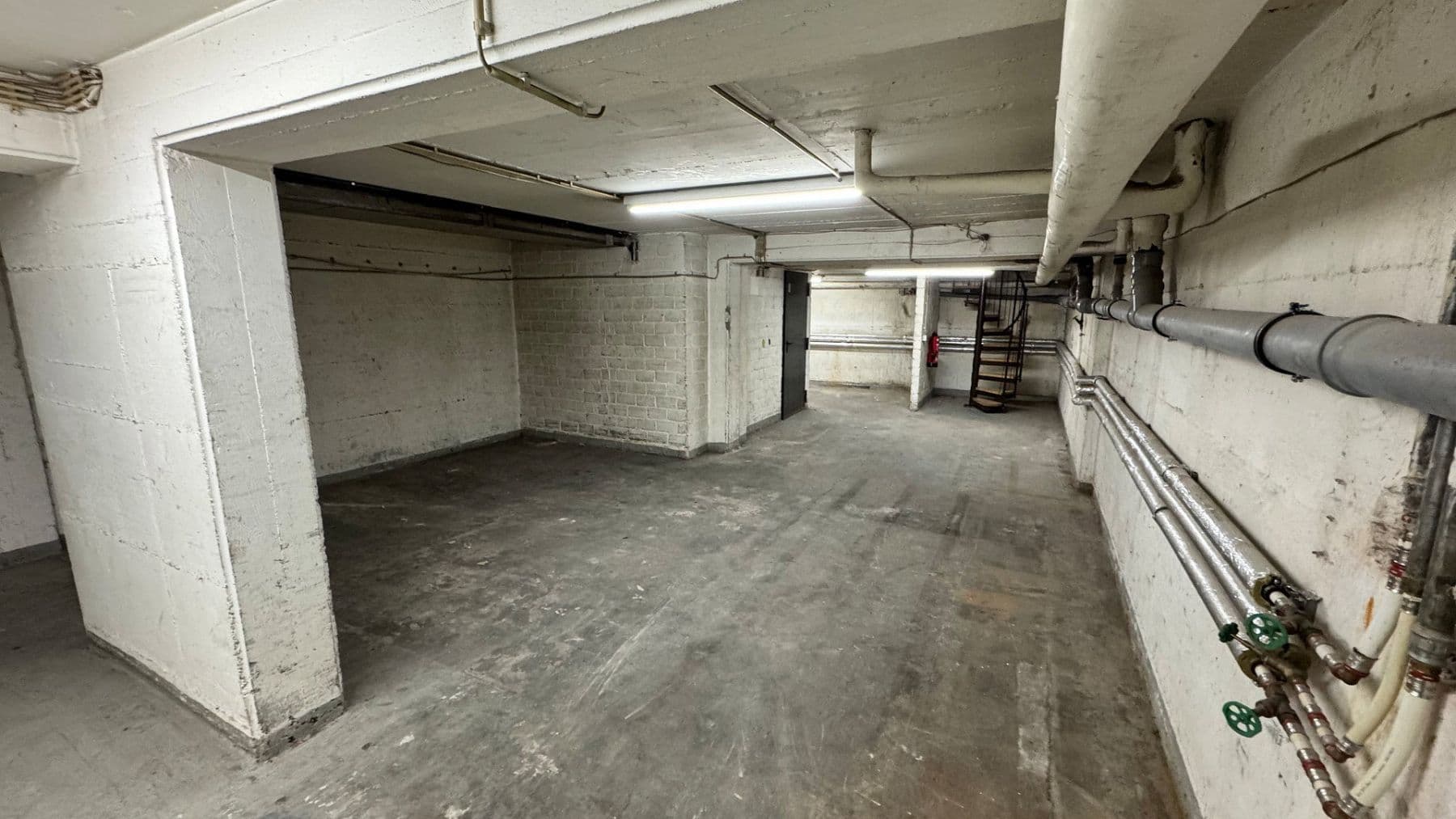 Pronájem nebytového prostoru 287 m², Ehrenfeld Stadtbezirk 4, Bergisch Gladbach, Severní Porýní-Vestfálsko Pronájem nebytového prostoru 287 m², Ehrenfeld Stadtbezirk 4, Bergisch Gladbach, Severní Porýní-Vestfálsko