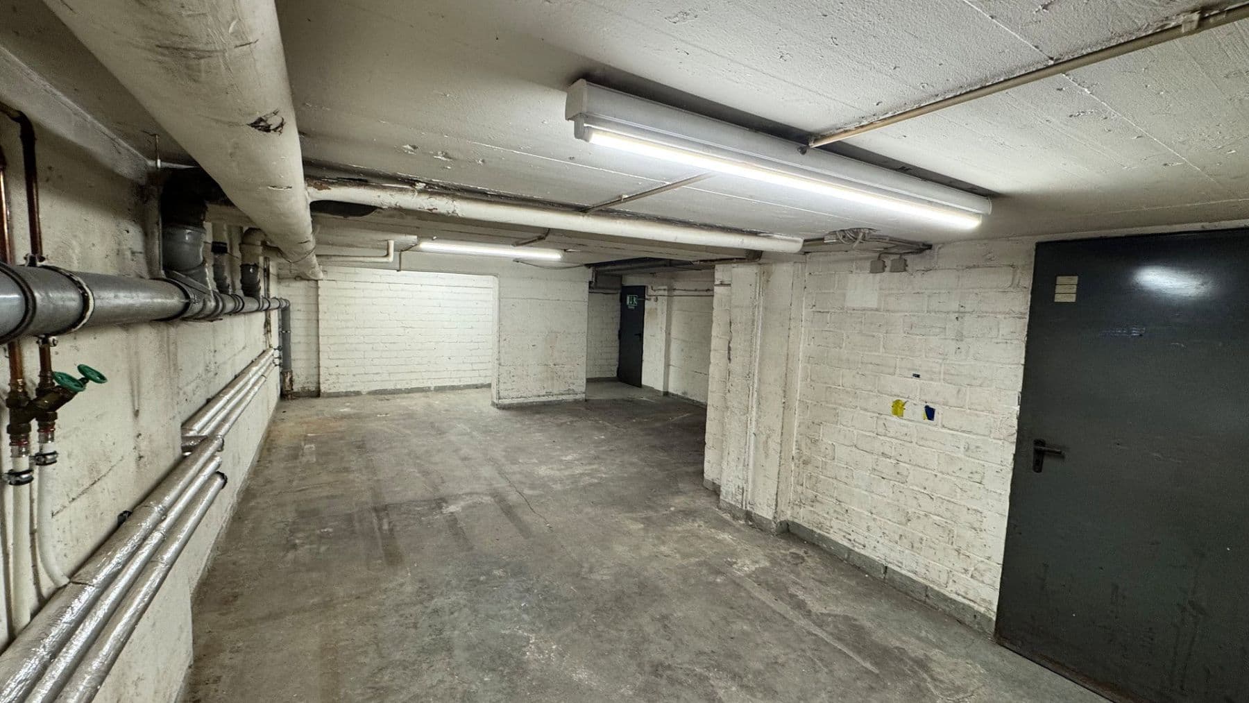 Pronájem nebytového prostoru 287 m², Ehrenfeld Stadtbezirk 4, Bergisch Gladbach, Severní Porýní-Vestfálsko Pronájem nebytového prostoru 287 m², Ehrenfeld Stadtbezirk 4, Bergisch Gladbach, Severní Porýní-Vestfálsko