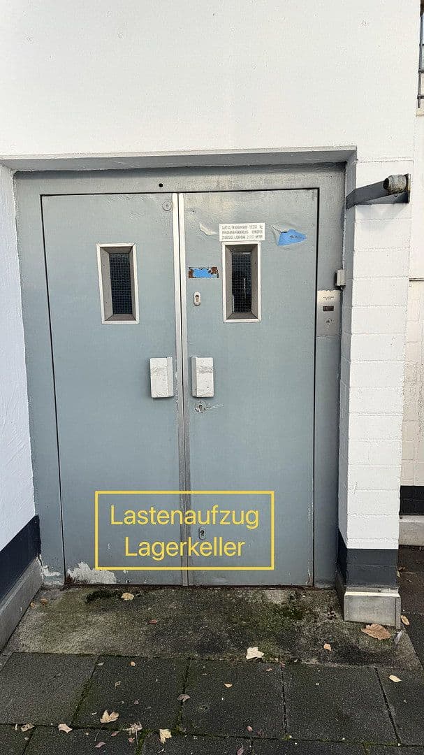 Pronájem nebytového prostoru 287 m², Ehrenfeld Stadtbezirk 4, Bergisch Gladbach, Severní Porýní-Vestfálsko Pronájem nebytového prostoru 287 m², Ehrenfeld Stadtbezirk 4, Bergisch Gladbach, Severní Porýní-Vestfálsko