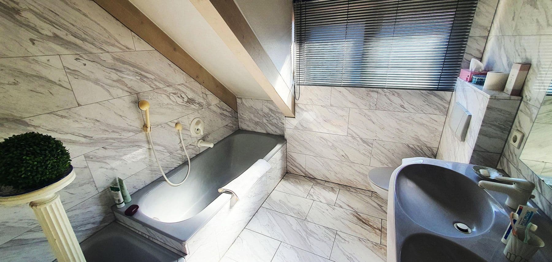 Prodej bytu 3+kk 117 m², Stuttgart, Bádensko-Württembersko Prodej bytu 3+kk 117 m², Stuttgart, Bádensko-Württembersko
