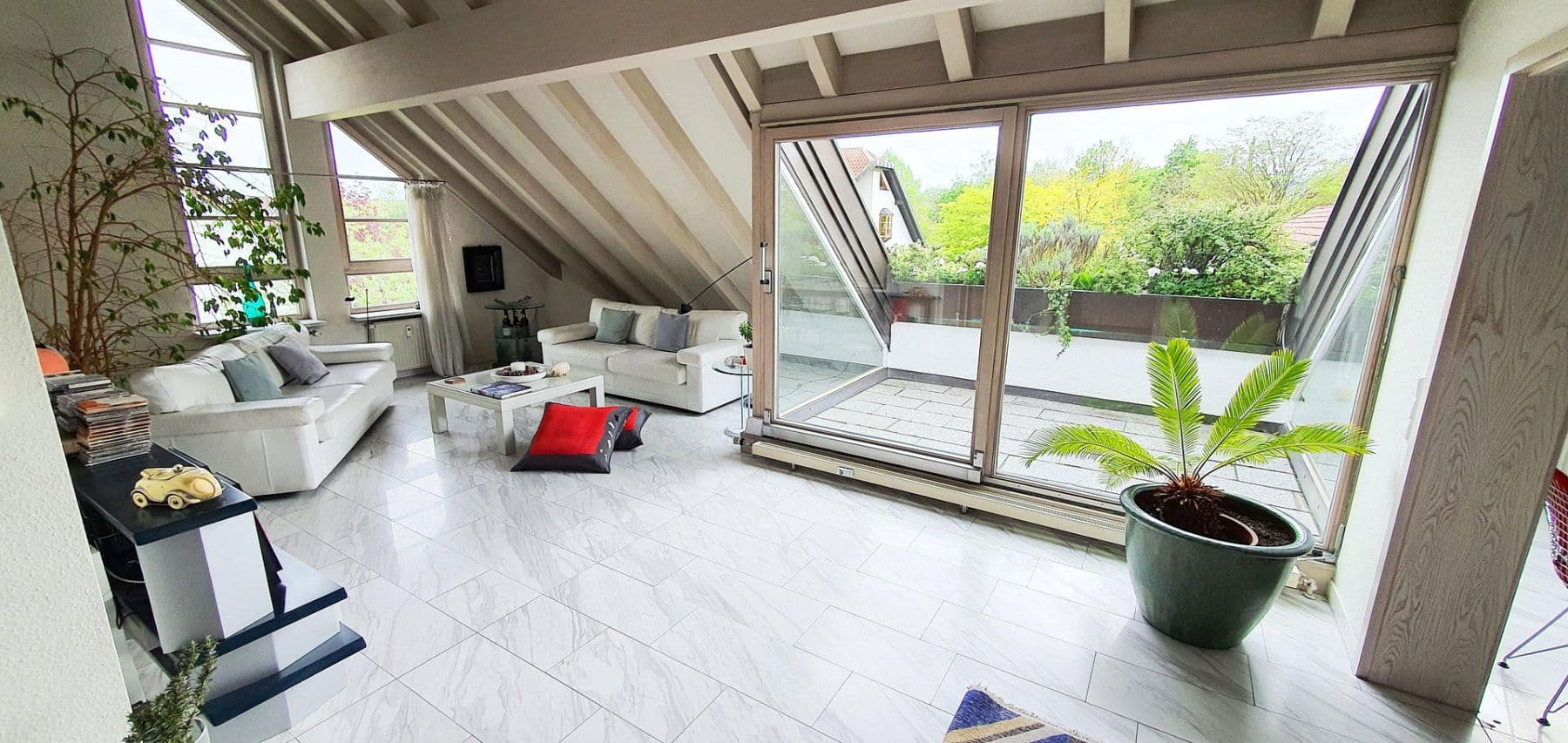 Prodej bytu 3+kk 117 m², Stuttgart, Bádensko-Württembersko Prodej bytu 3+kk 117 m², Stuttgart, Bádensko-Württembersko