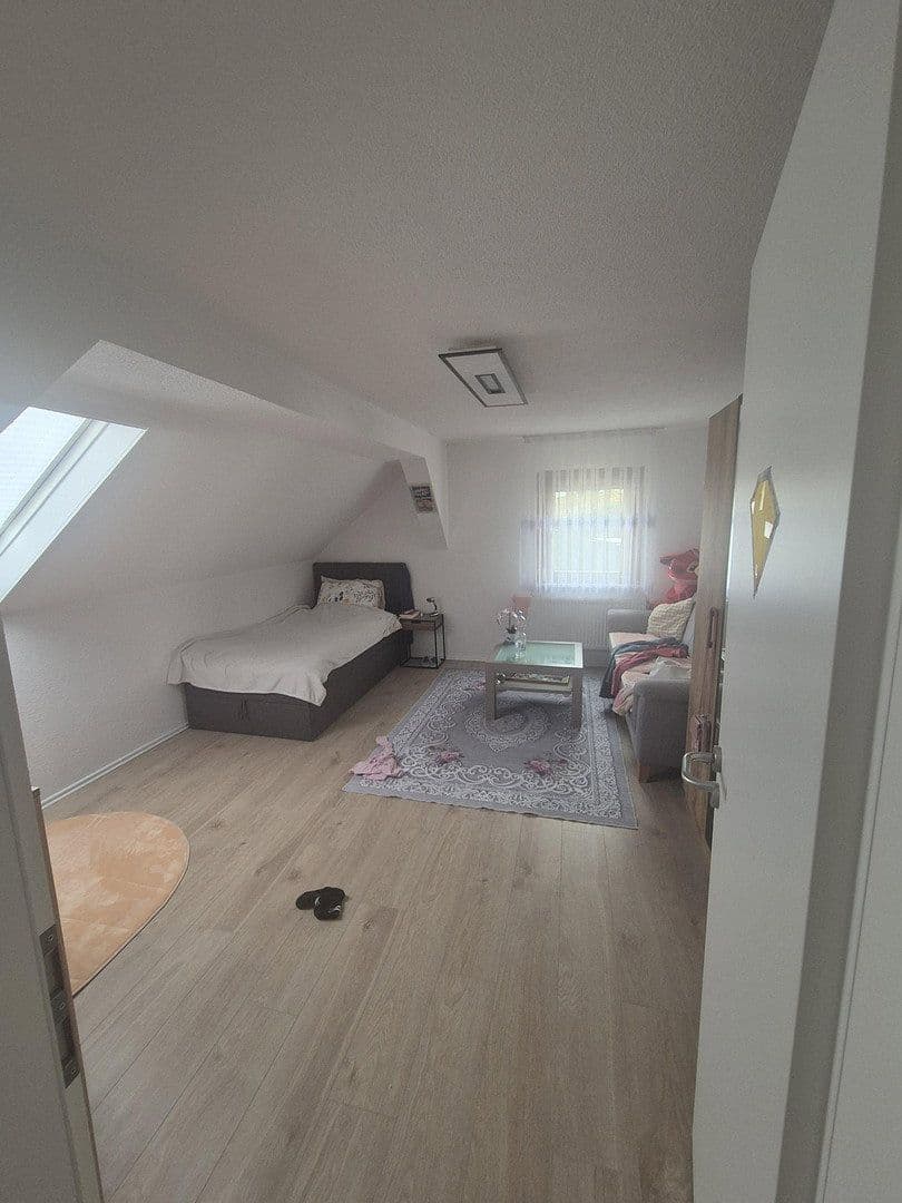 Prodej domu 200 m², pozemek 262 m², Illingen, Bádensko-Württembersko Prodej domu 200 m², pozemek 262 m², Illingen, Bádensko-Württembersko