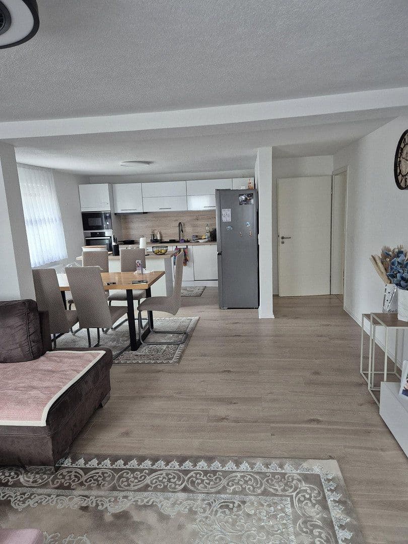 Prodej domu 200 m², pozemek 262 m², Illingen, Bádensko-Württembersko Prodej domu 200 m², pozemek 262 m², Illingen, Bádensko-Württembersko