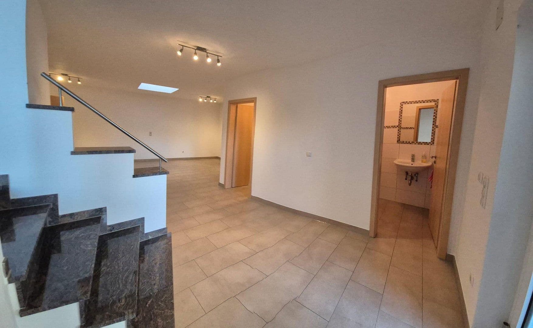 Pronájem kanceláře 150 m², Schwindegg, Bavorsko Pronájem kanceláře 150 m², Schwindegg, Bavorsko
