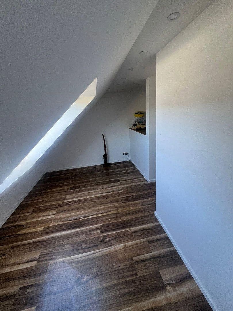 Prodej domu 100 m², pozemek 251 m², Brühl, Severní Porýní-Vestfálsko Prodej domu 100 m², pozemek 251 m², Brühl, Severní Porýní-Vestfálsko