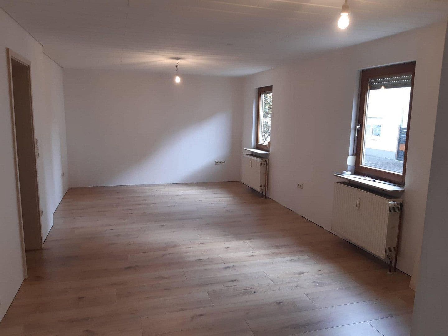 Prodej domu 178 m², pozemek 245 m², Feuchtstraße 2, Frickenhausen, Bádensko-Württembersko Prodej domu 178 m², pozemek 245 m², Feuchtstraße 2, Frickenhausen, Bádensko-Württembersko