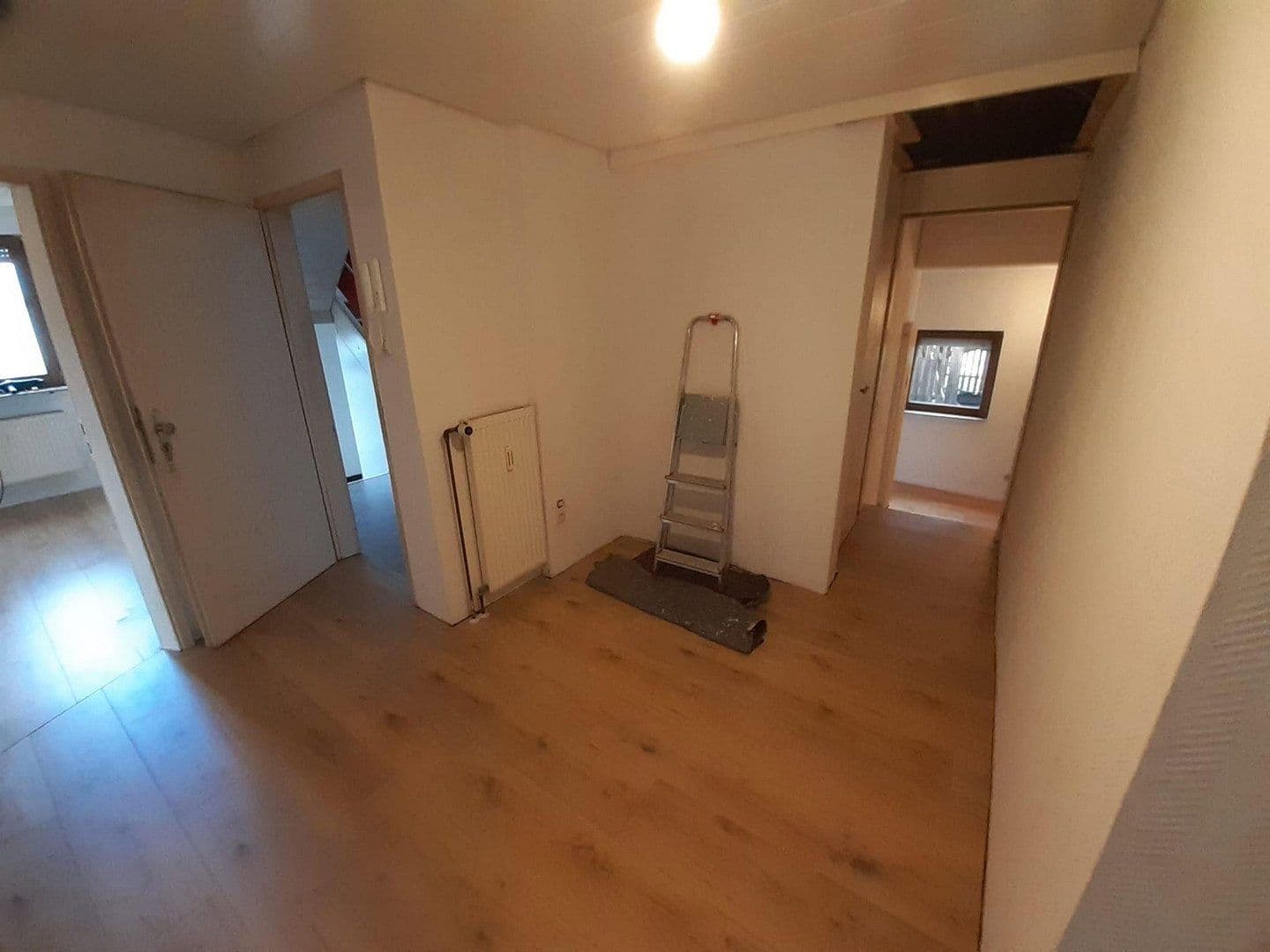 Prodej domu 178 m², pozemek 245 m², Feuchtstraße 2, Frickenhausen, Bádensko-Württembersko Prodej domu 178 m², pozemek 245 m², Feuchtstraße 2, Frickenhausen, Bádensko-Württembersko