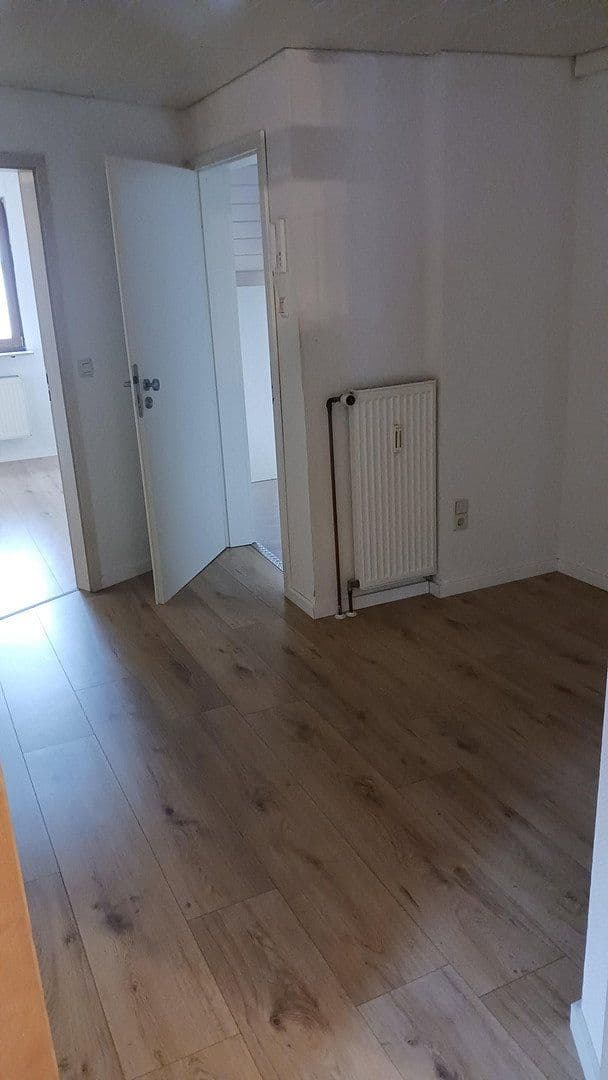 Prodej domu 178 m², pozemek 245 m², Feuchtstraße 2, Frickenhausen, Bádensko-Württembersko Prodej domu 178 m², pozemek 245 m², Feuchtstraße 2, Frickenhausen, Bádensko-Württembersko