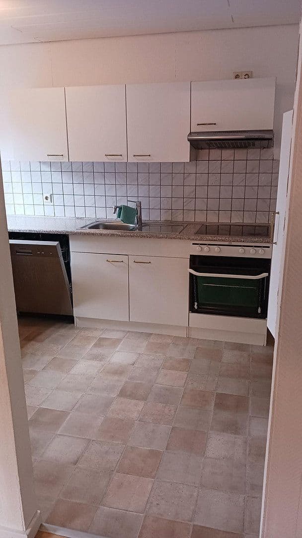 Prodej domu 178 m², pozemek 245 m², Feuchtstraße 2, Frickenhausen, Bádensko-Württembersko Prodej domu 178 m², pozemek 245 m², Feuchtstraße 2, Frickenhausen, Bádensko-Württembersko