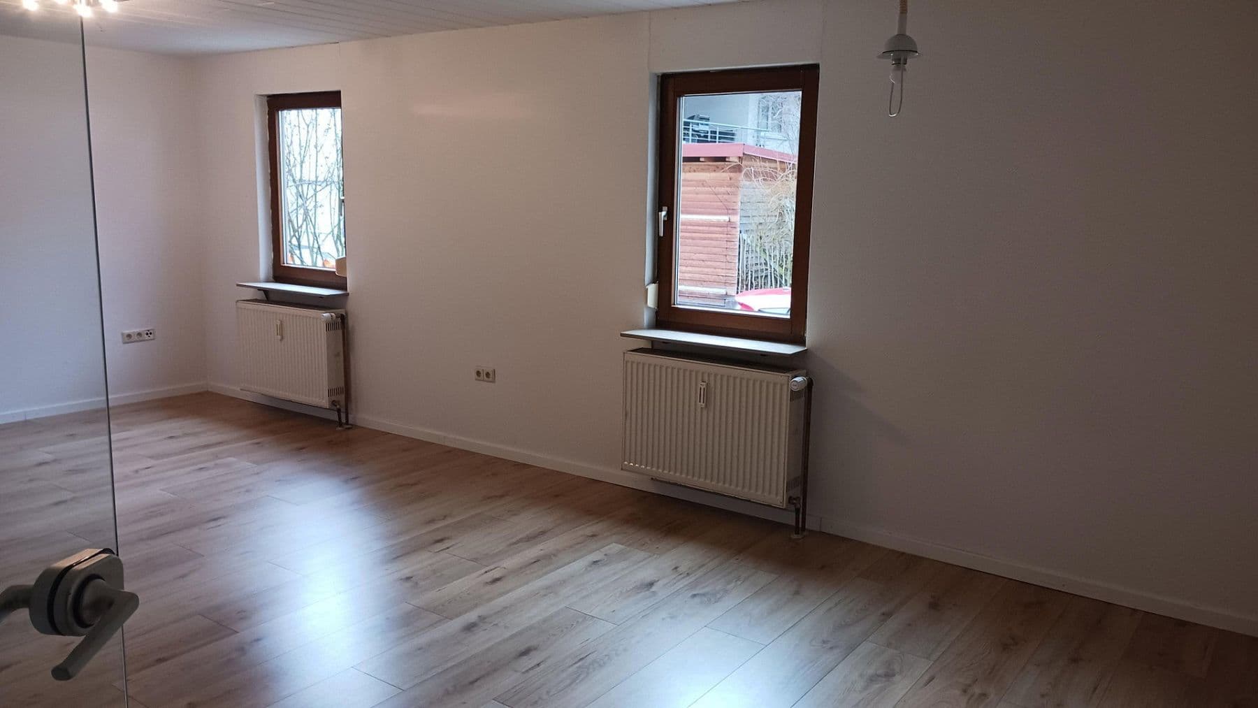 Prodej domu 178 m², pozemek 245 m², Feuchtstraße 2, Frickenhausen, Bádensko-Württembersko Prodej domu 178 m², pozemek 245 m², Feuchtstraße 2, Frickenhausen, Bádensko-Württembersko