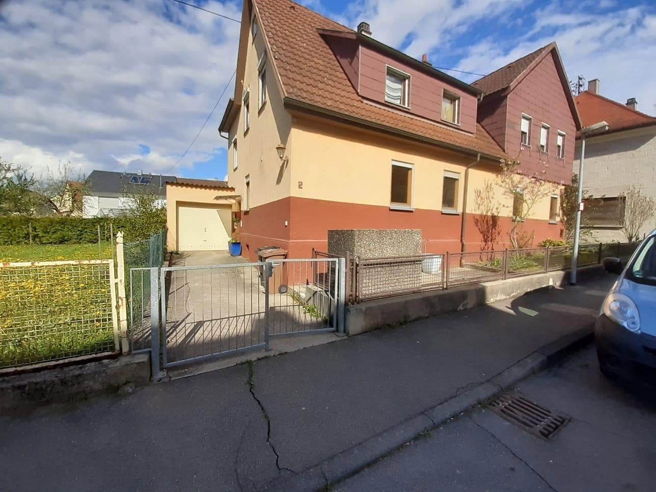 Prodej domu 178 m², pozemek 245 m², Feuchtstraße 2, Frickenhausen, Bádensko-Württembersko Prodej domu 178 m², pozemek 245 m², Feuchtstraße 2, Frickenhausen, Bádensko-Württembersko