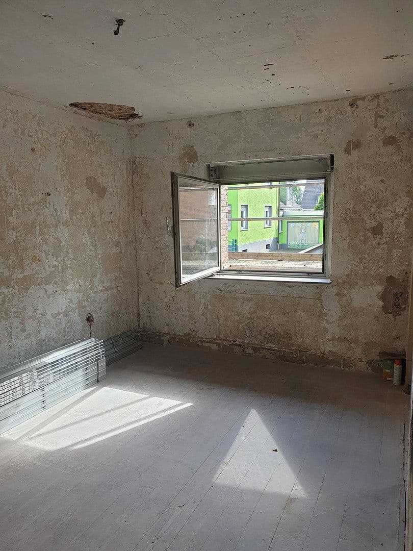Prodej domu 100 m², pozemek 80 m², Langenfeld (Rheinland), Severní Porýní-Vestfálsko Prodej domu 100 m², pozemek 80 m², Langenfeld (Rheinland), Severní Porýní-Vestfálsko