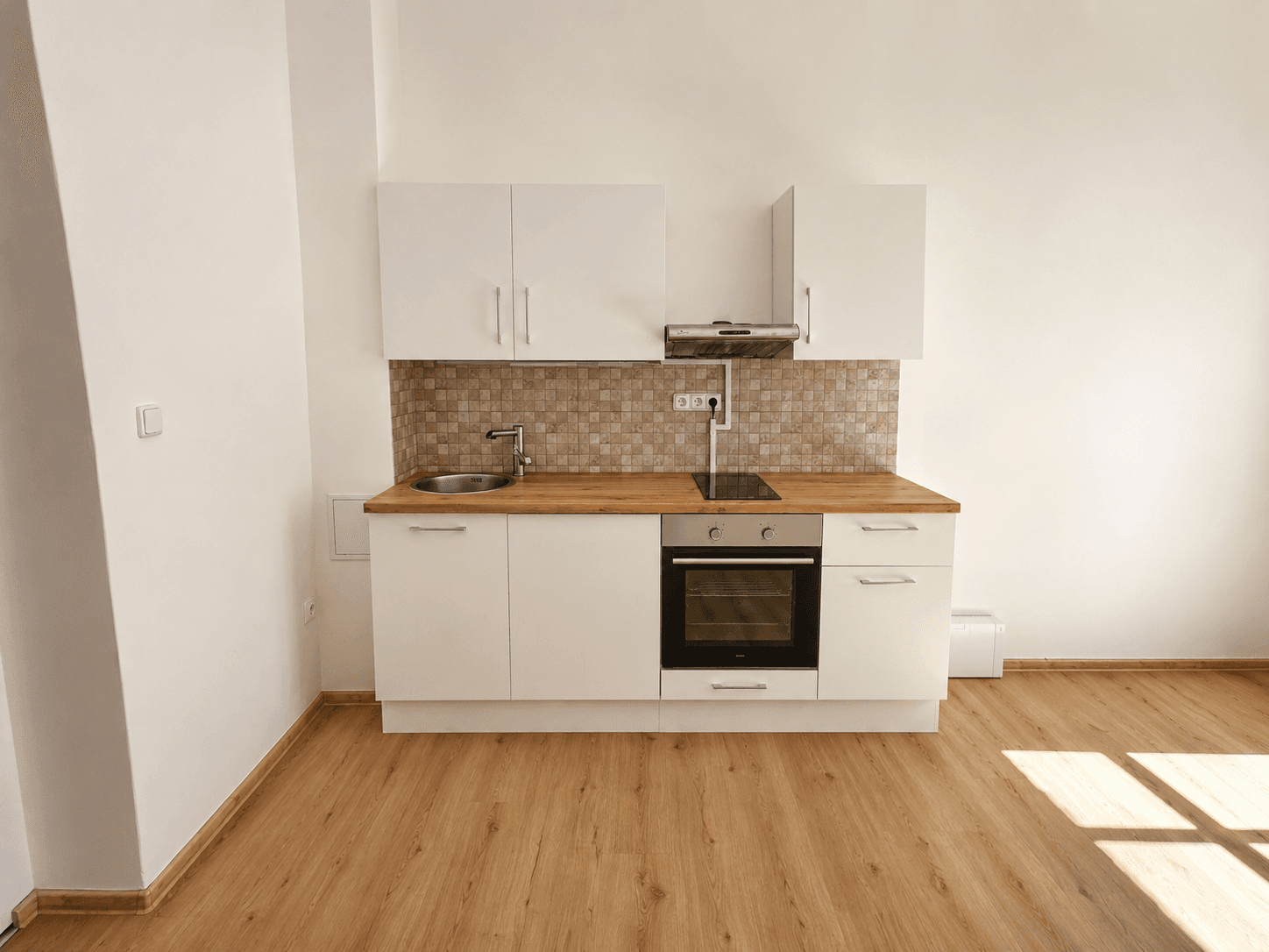 Prodej bytu 1+kk 26 m², Krátká, Plzeň, Plzeňský kraj Prodej bytu 1+kk 26 m², Krátká, Plzeň, Plzeňský kraj