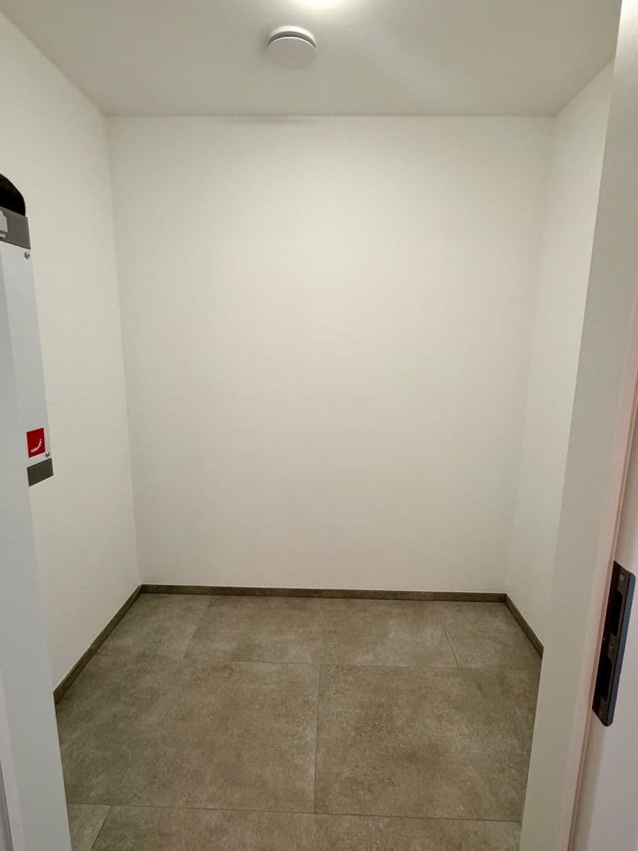 Pronájem bytu 2+kk 62 m², U Engerthu, Kladno, Středočeský kraj Pronájem bytu 2+kk 62 m², U Engerthu, Kladno, Středočeský kraj