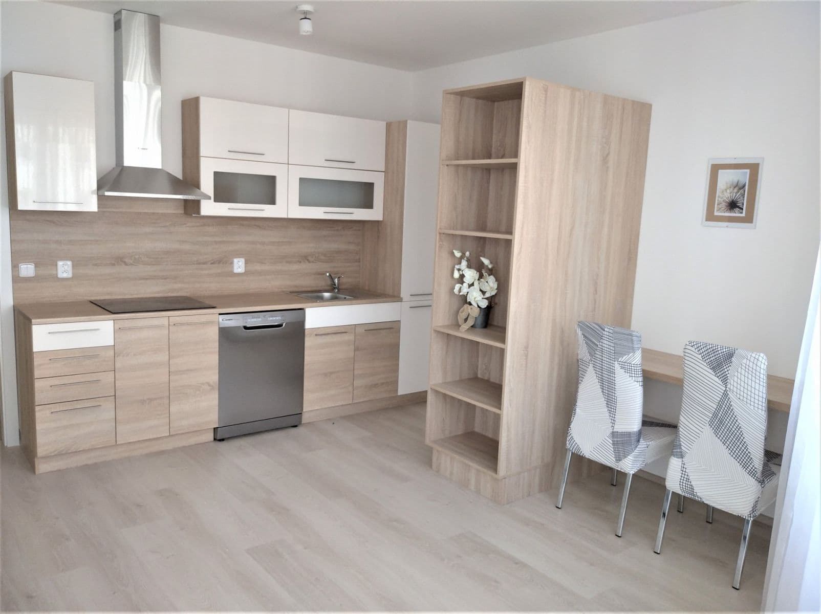 Pronájem bytu 2+kk 43 m², Eduarda Hamburgera, Olomouc, Olomoucký kraj Pronájem bytu 2+kk 43 m², Eduarda Hamburgera, Olomouc, Olomoucký kraj