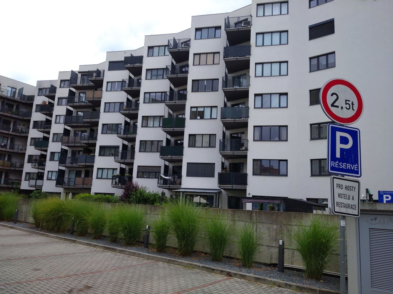 Pronájem bytu 2+kk 43 m², Eduarda Hamburgera, Olomouc, Olomoucký kraj Pronájem bytu 2+kk 43 m², Eduarda Hamburgera, Olomouc, Olomoucký kraj