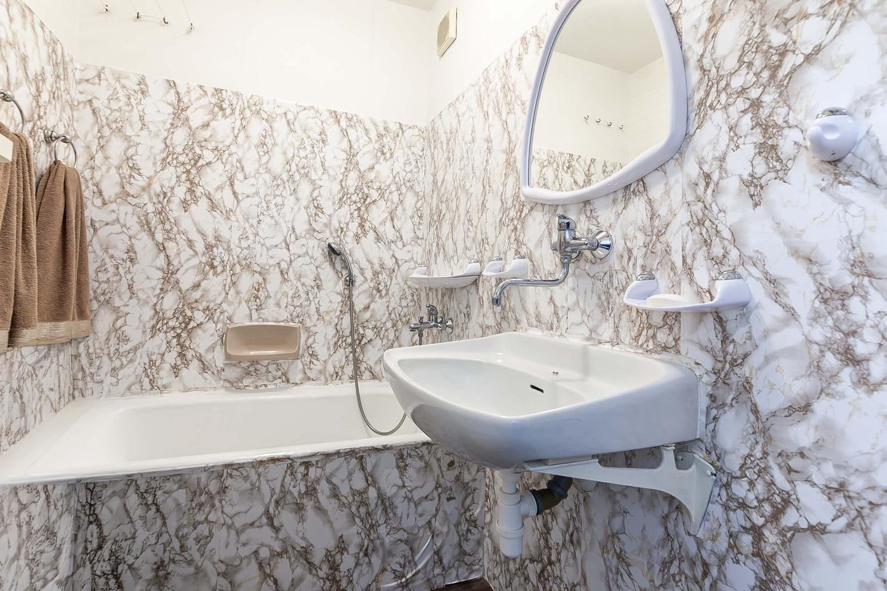 Prodej bytu 2+kk 42 m², Školská, Hostivice, Středočeský kraj Prodej bytu 2+kk 42 m², Školská, Hostivice, Středočeský kraj