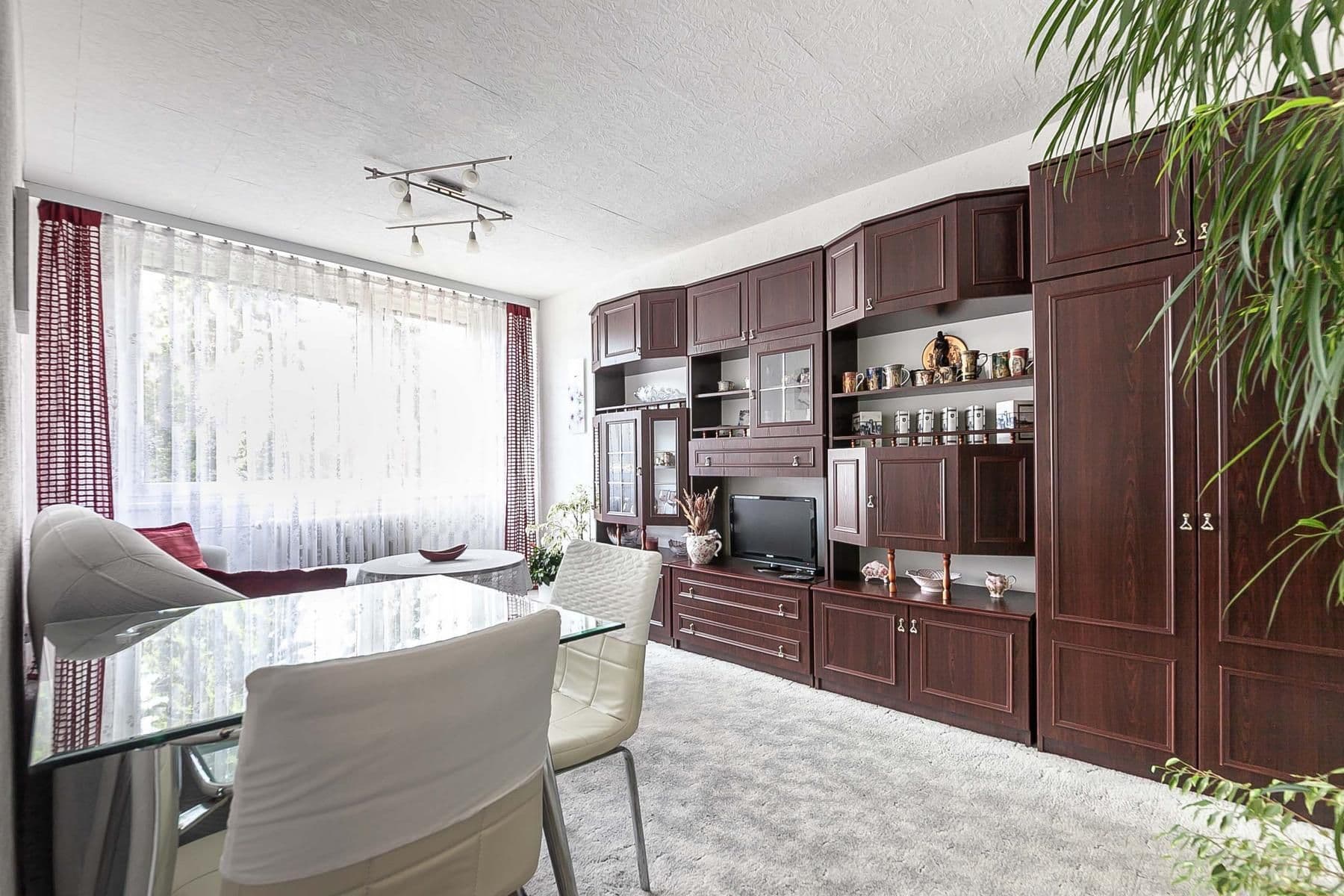 Prodej bytu 2+kk 42 m², Školská, Hostivice, Středočeský kraj Prodej bytu 2+kk 42 m², Školská, Hostivice, Středočeský kraj