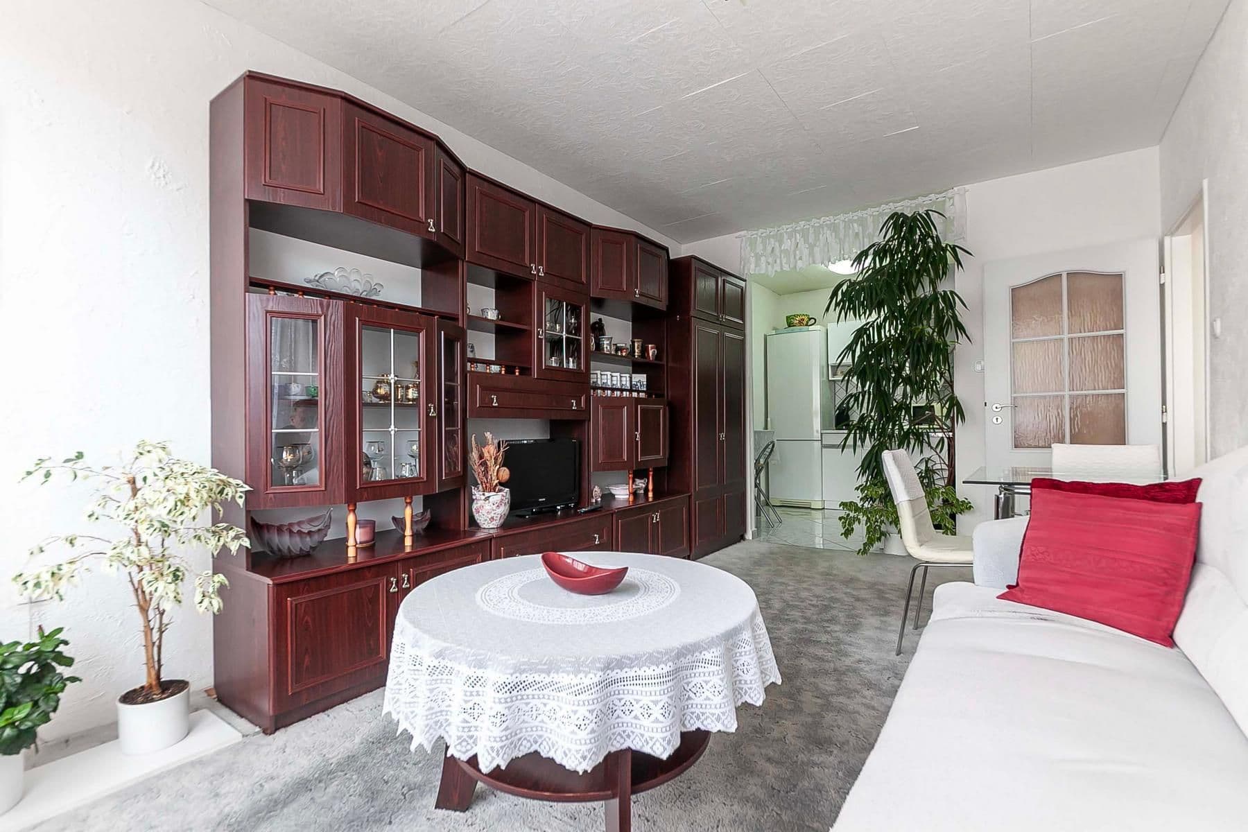 Prodej bytu 2+kk 42 m², Školská, Hostivice, Středočeský kraj Prodej bytu 2+kk 42 m², Školská, Hostivice, Středočeský kraj