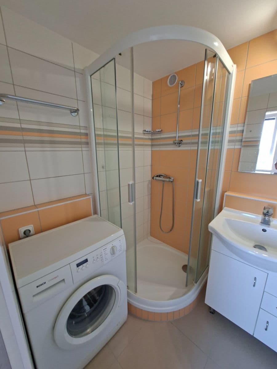Prodej bytu 3+1 69 m², Československé armády, Tábor, Jihočeský kraj Prodej bytu 3+1 69 m², Československé armády, Tábor, Jihočeský kraj