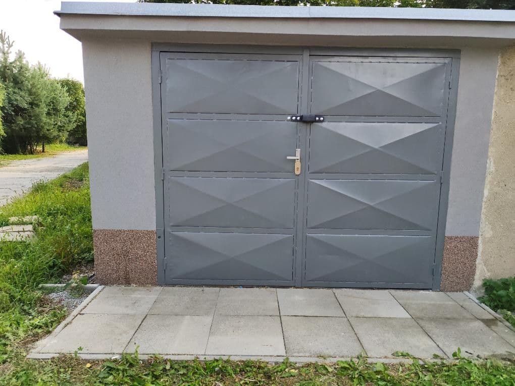 Prodej garáže 23 m², Benešov, Středočeský kraj Prodej garáže 23 m², Benešov, Středočeský kraj