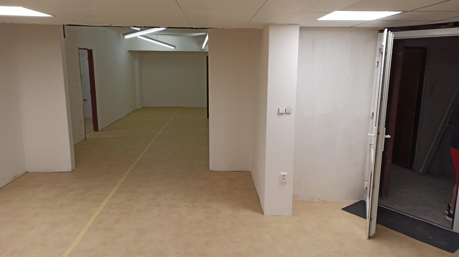 Pronájem nebytového prostoru 100 m², třída Edvarda Beneše, Hradec Králové, Královéhradecký kraj Pronájem nebytového prostoru 100 m², třída Edvarda Beneše, Hradec Králové, Královéhradecký kraj