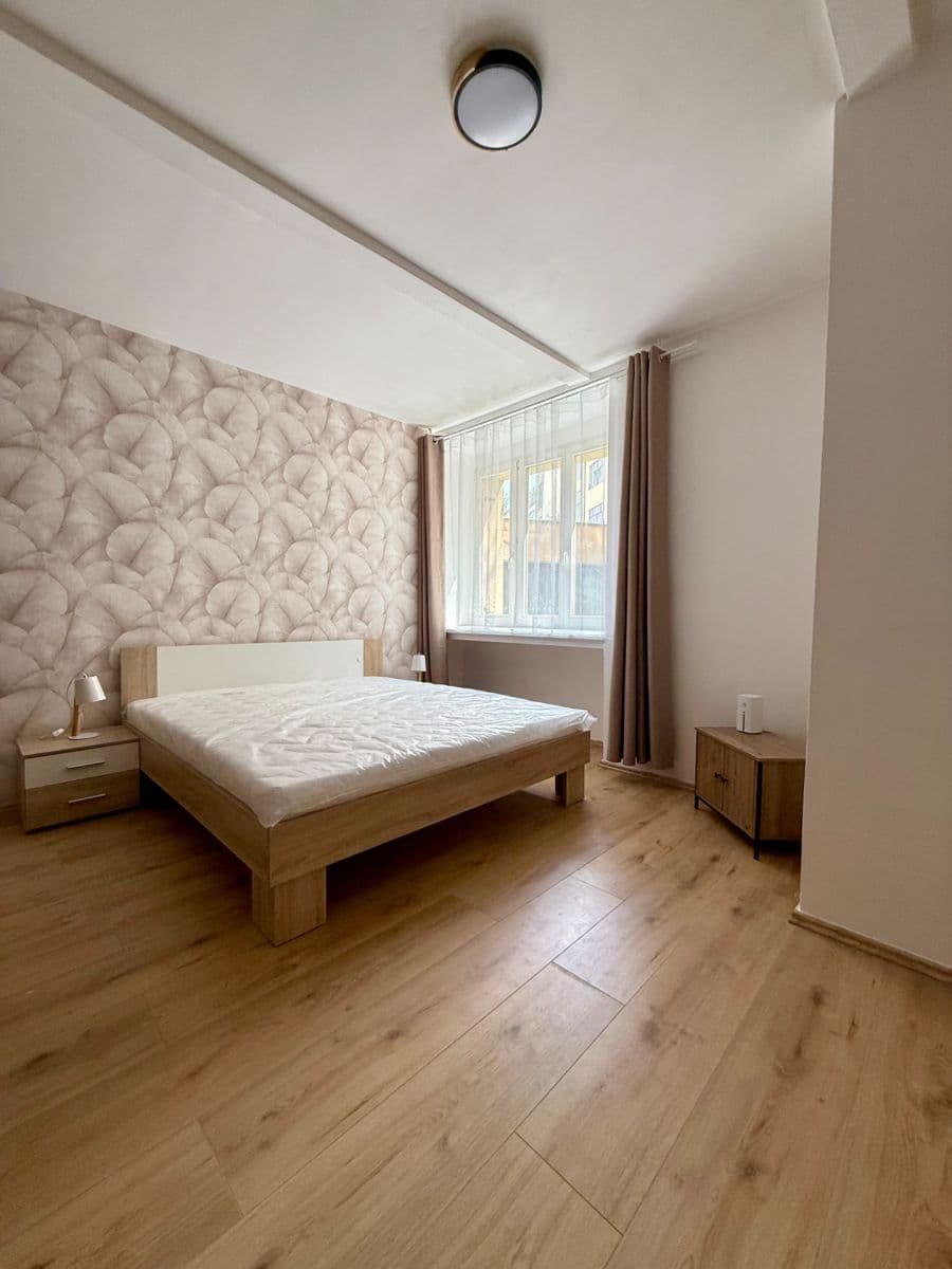 Pronájem bytu 1+kk 31 m², Petra Rezka, Praha, Praha Pronájem bytu 1+kk 31 m², Petra Rezka, Praha, Praha