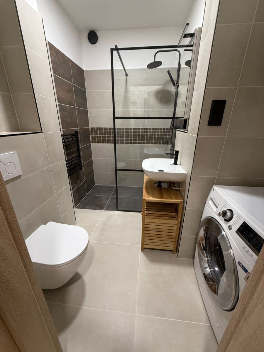 Pronájem bytu 1+kk 31 m², Petra Rezka, Praha, Praha Pronájem bytu 1+kk 31 m², Petra Rezka, Praha, Praha