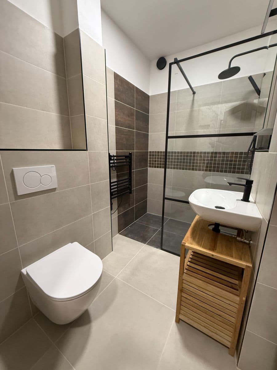 Pronájem bytu 1+kk 31 m², Petra Rezka, Praha, Praha Pronájem bytu 1+kk 31 m², Petra Rezka, Praha, Praha