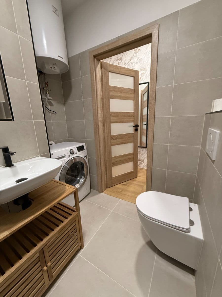Pronájem bytu 1+kk 31 m², Petra Rezka, Praha, Praha Pronájem bytu 1+kk 31 m², Petra Rezka, Praha, Praha