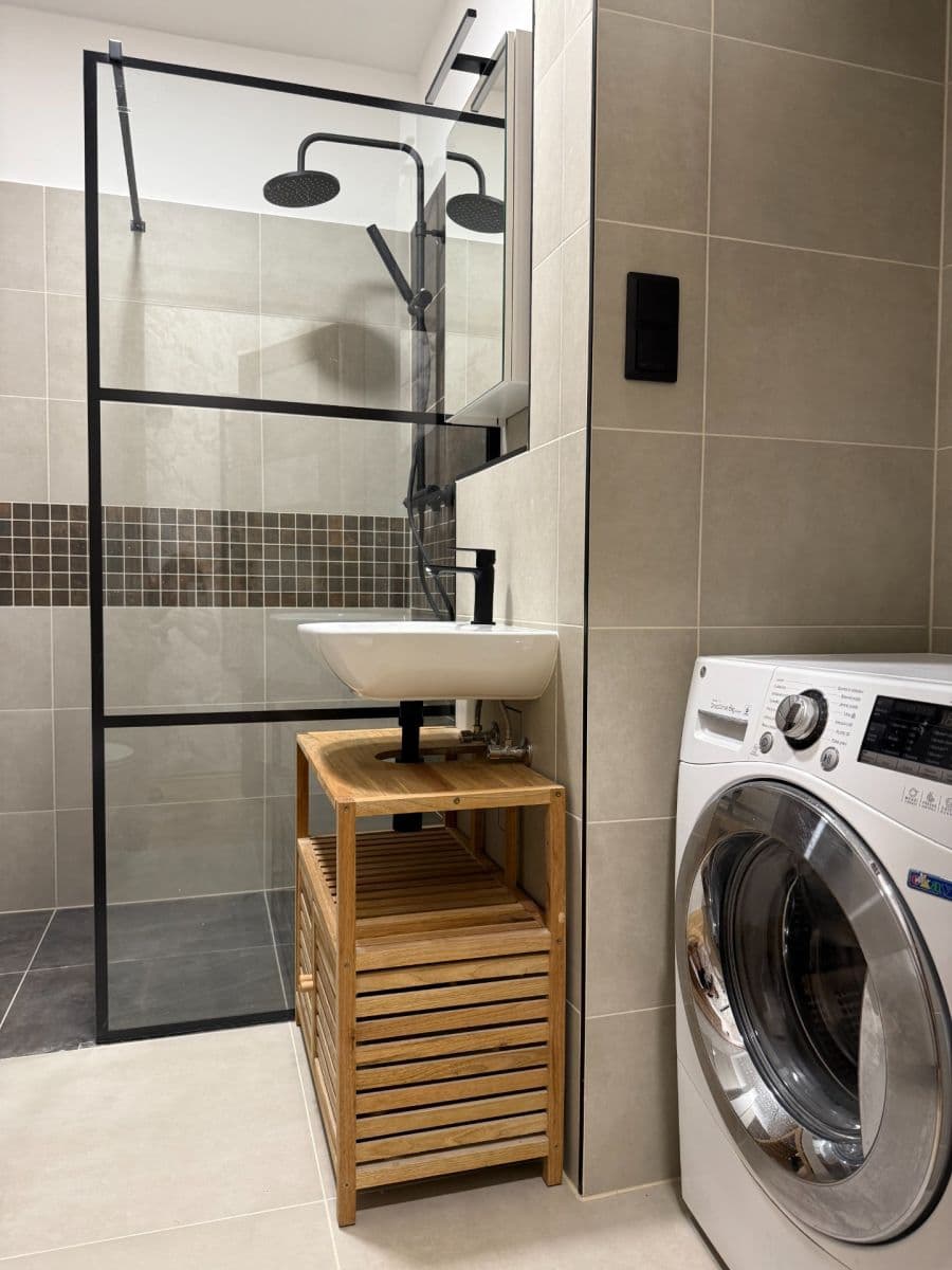 Pronájem bytu 1+kk 31 m², Petra Rezka, Praha, Praha Pronájem bytu 1+kk 31 m², Petra Rezka, Praha, Praha