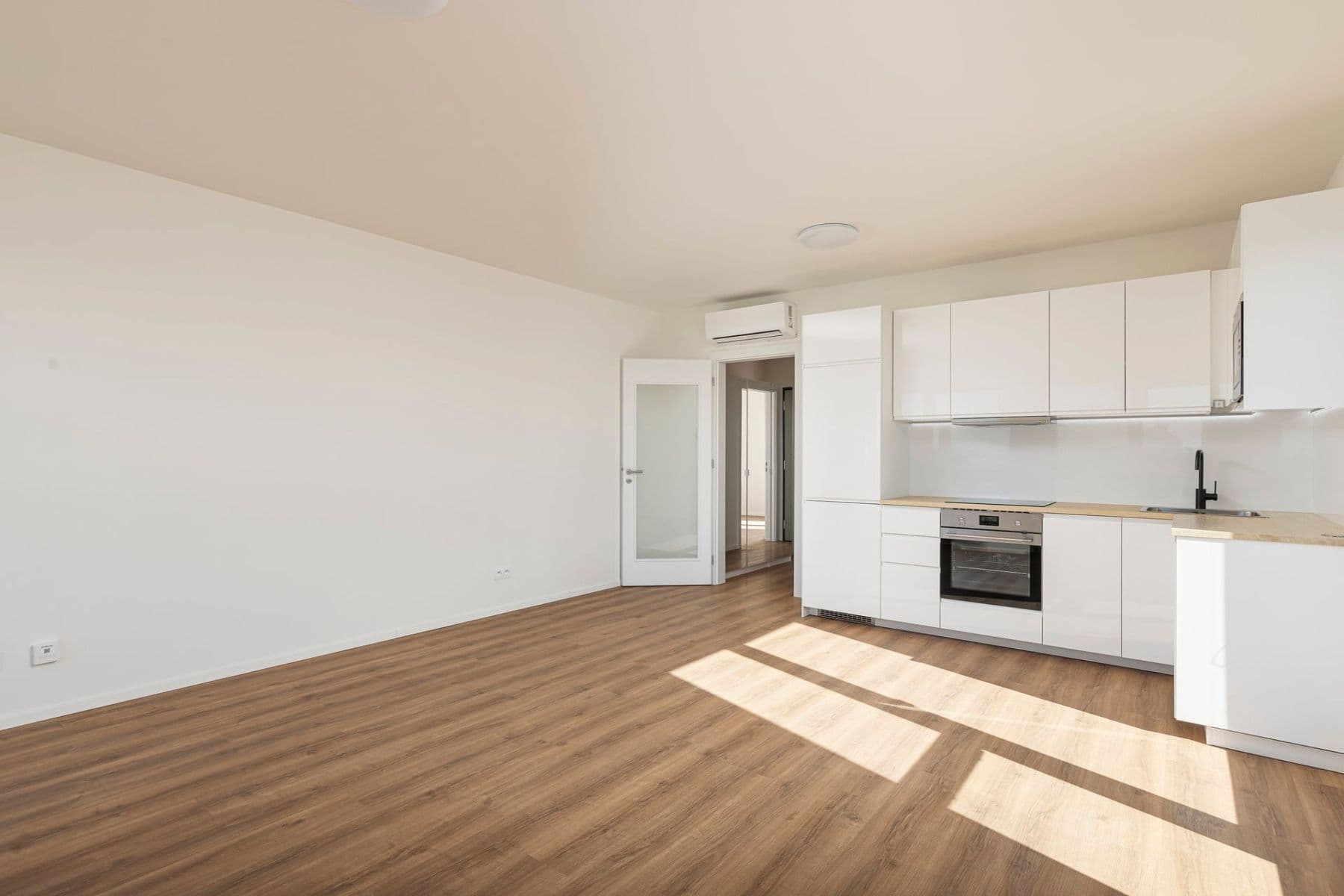 Pronájem bytu 2+kk 53 m², Arnošta Valenty, Praha, Praha Pronájem bytu 2+kk 53 m², Arnošta Valenty, Praha, Praha