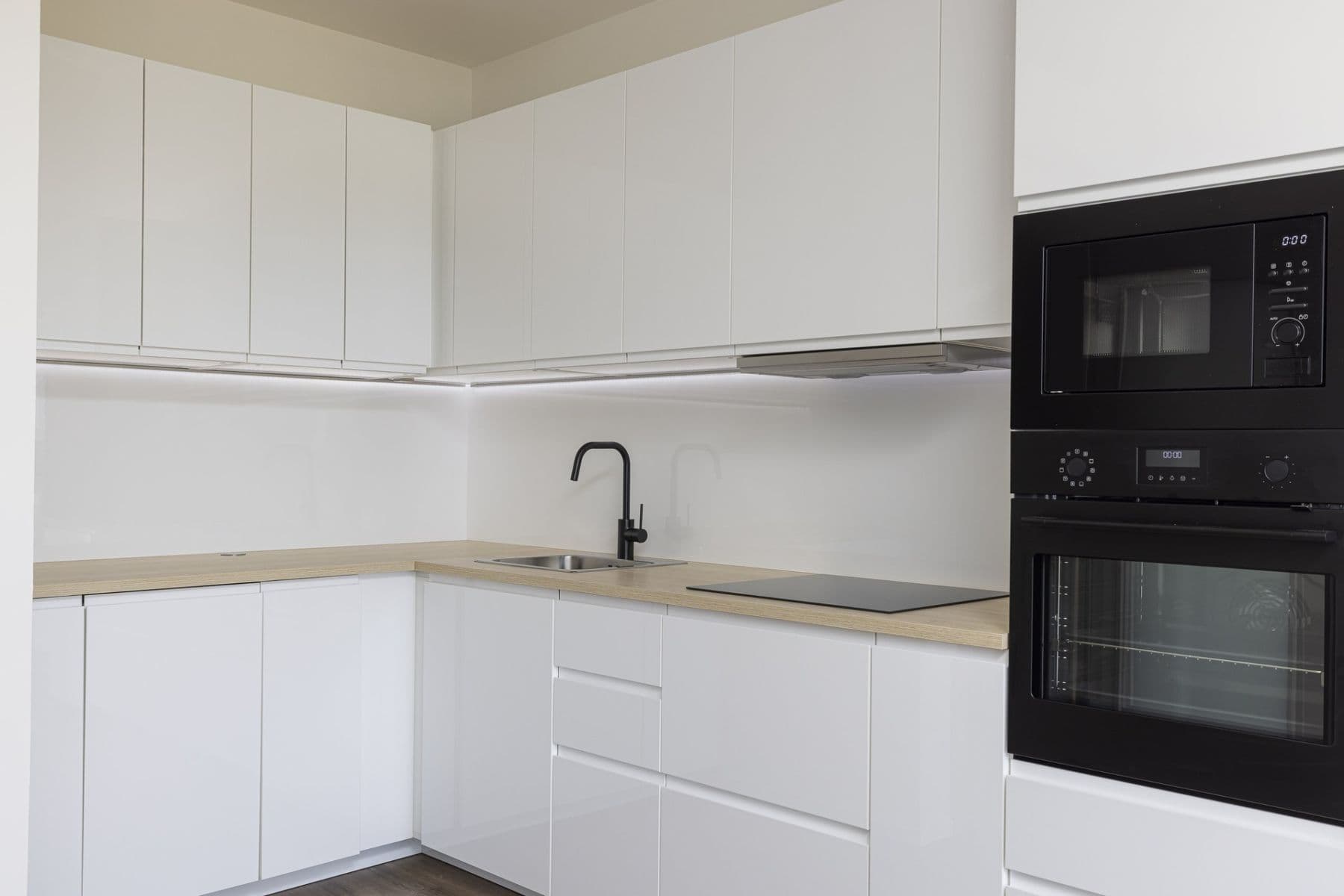 Pronájem bytu 2+kk 50 m², Arnošta Valenty, Praha, Praha Pronájem bytu 2+kk 50 m², Arnošta Valenty, Praha, Praha