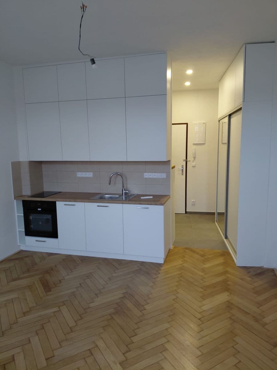 Pronájem bytu 1+kk 24 m², Veletržní, Praha, Praha Pronájem bytu 1+kk 24 m², Veletržní, Praha, Praha