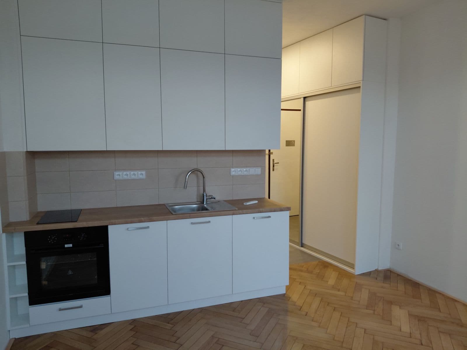 Pronájem bytu 1+kk 24 m², Veletržní, Praha, Praha Pronájem bytu 1+kk 24 m², Veletržní, Praha, Praha