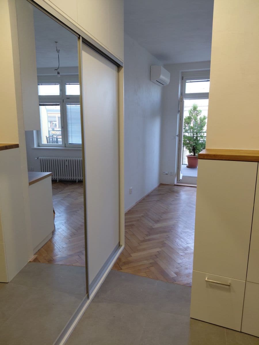 Pronájem bytu 1+kk 24 m², Veletržní, Praha, Praha Pronájem bytu 1+kk 24 m², Veletržní, Praha, Praha
