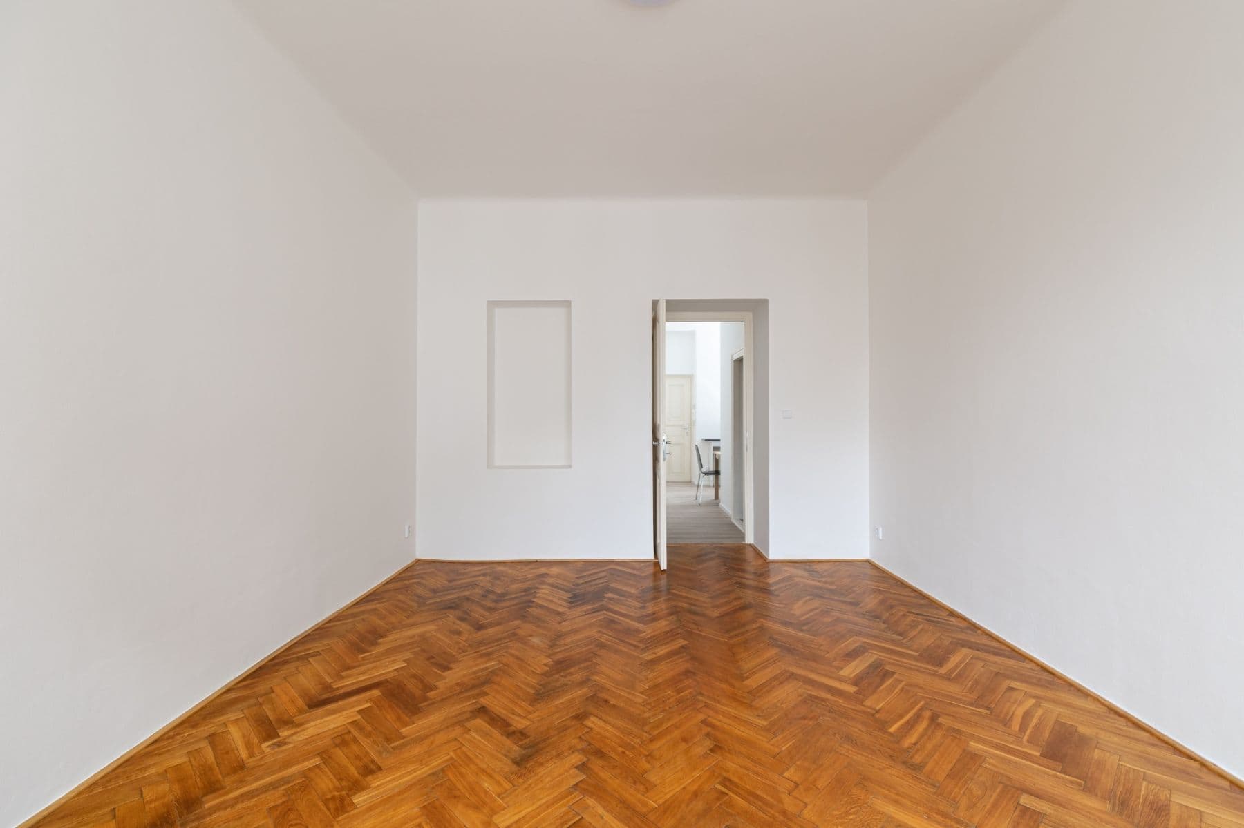Pronájem bytu 1+1 45 m², Kamenická, Praha, Praha Pronájem bytu 1+1 45 m², Kamenická, Praha, Praha