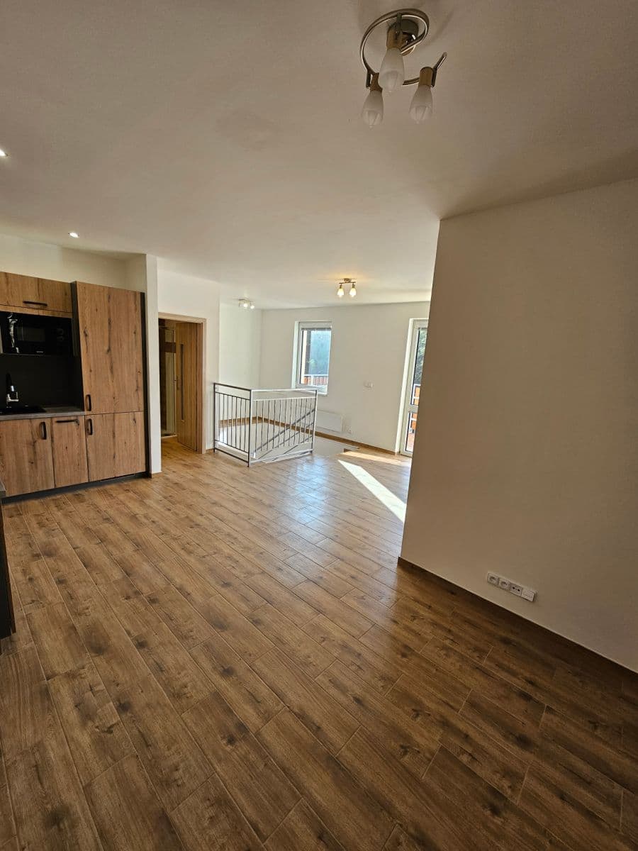 Pronájem bytu 3+kk 73 m², Pod Borným, Doksy, Liberecký kraj Pronájem bytu 3+kk 73 m², Pod Borným, Doksy, Liberecký kraj