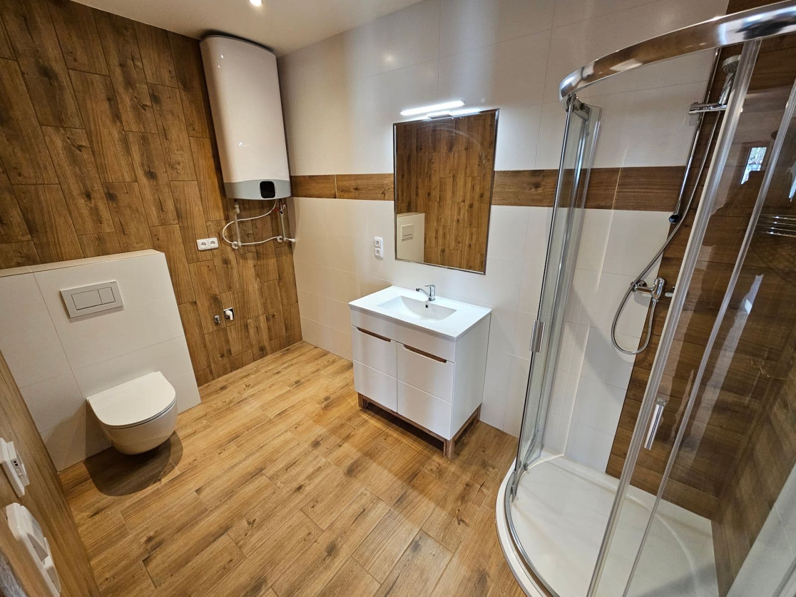 Pronájem bytu 3+kk 73 m², Pod Borným, Doksy, Liberecký kraj Pronájem bytu 3+kk 73 m², Pod Borným, Doksy, Liberecký kraj