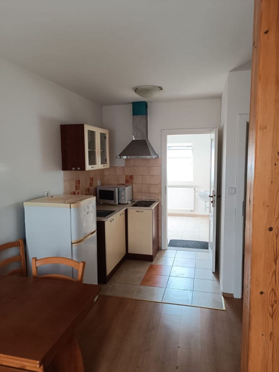 Pronájem bytu 1+kk 25 m², Kašpara Malého, Bechyně, Jihočeský kraj Pronájem bytu 1+kk 25 m², Kašpara Malého, Bechyně, Jihočeský kraj