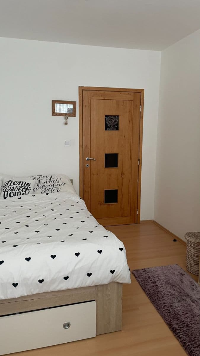 Prodej bytu 4+1 94 m², Uherská, Praha, Praha Prodej bytu 4+1 94 m², Uherská, Praha, Praha