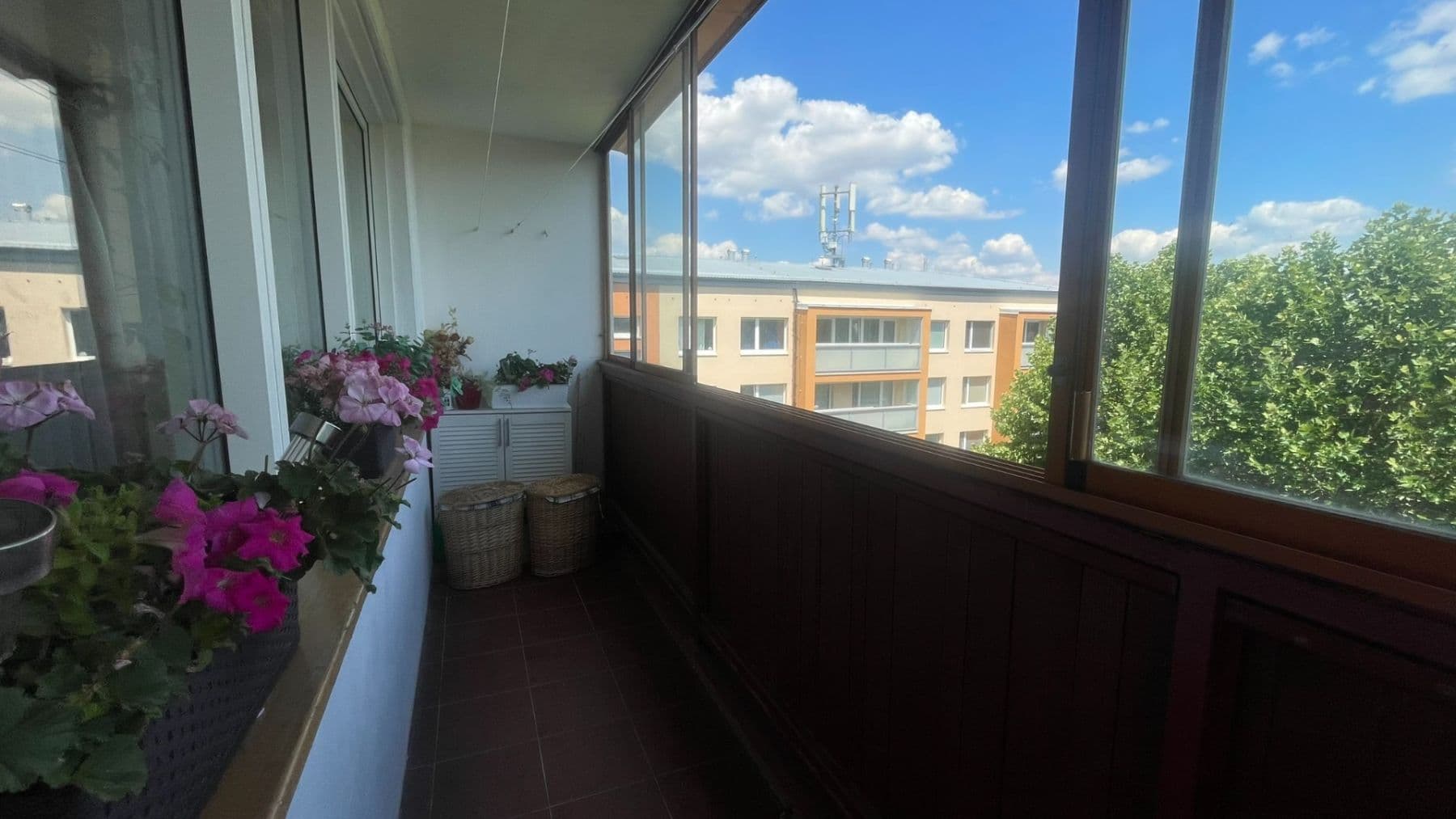 Prodej bytu 4+1 94 m², Uherská, Praha, Praha Prodej bytu 4+1 94 m², Uherská, Praha, Praha