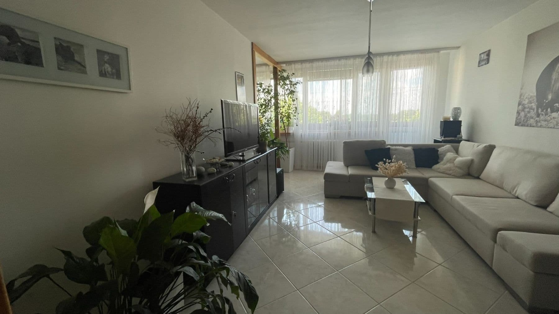 Prodej bytu 4+1 94 m², Uherská, Praha, Praha Prodej bytu 4+1 94 m², Uherská, Praha, Praha