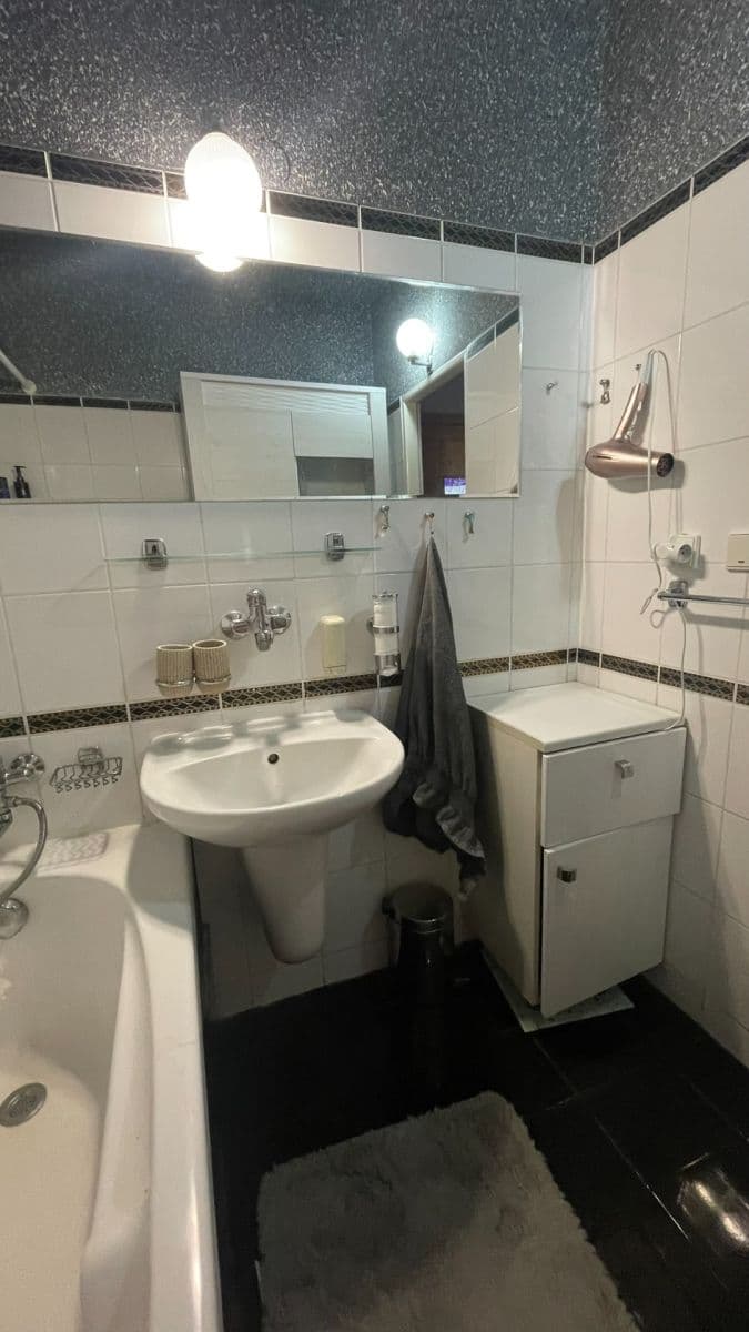 Prodej bytu 4+1 94 m², Uherská, Praha, Praha Prodej bytu 4+1 94 m², Uherská, Praha, Praha