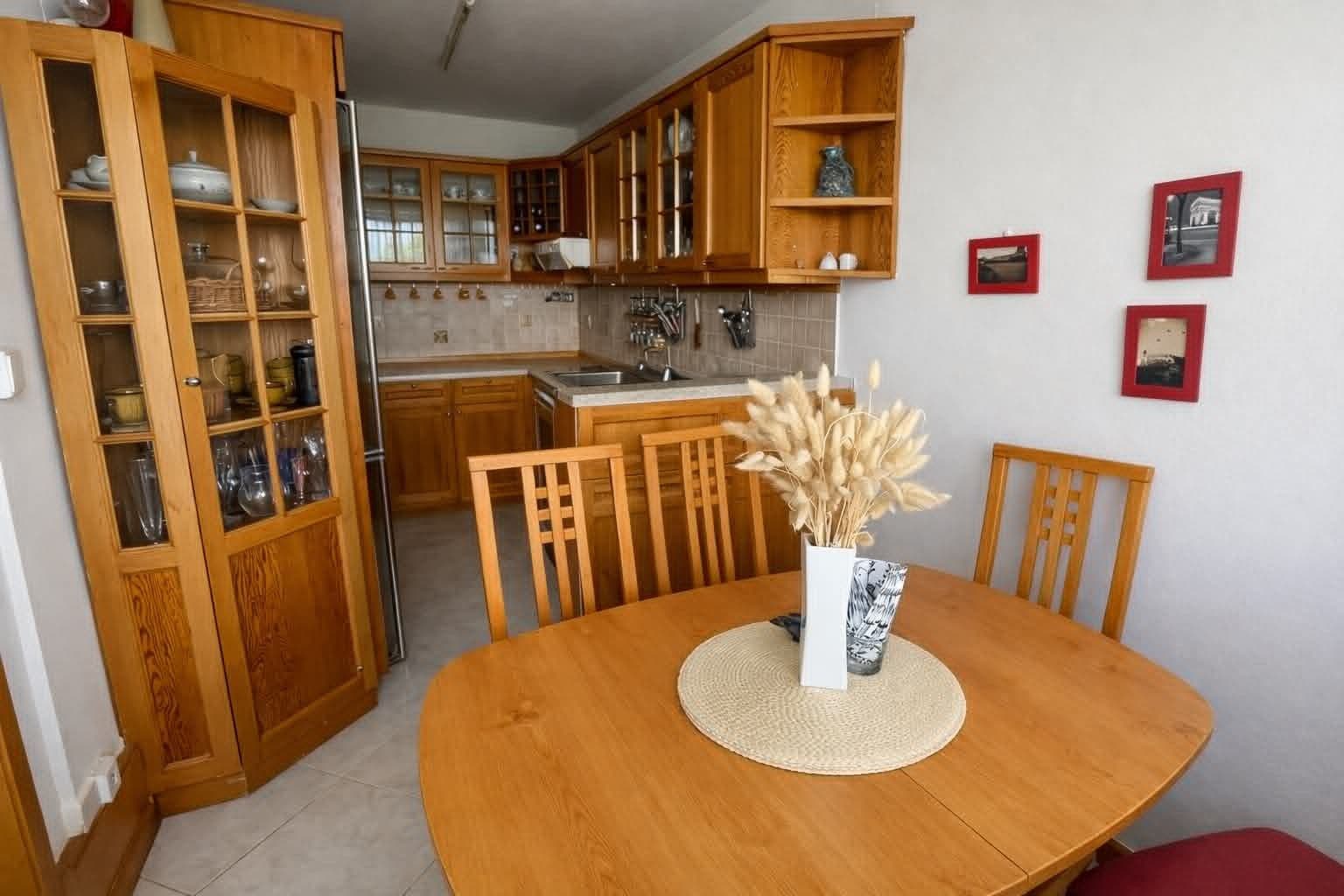 Prodej bytu 4+1 94 m², Uherská, Praha, Praha Prodej bytu 4+1 94 m², Uherská, Praha, Praha