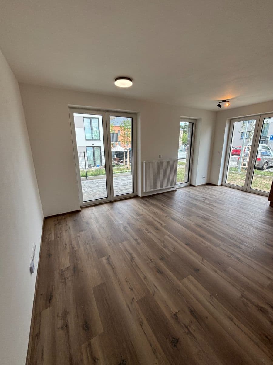Pronájem bytu 1+kk 38 m², Ústavní, Dobřany, Plzeňský kraj Pronájem bytu 1+kk 38 m², Ústavní, Dobřany, Plzeňský kraj