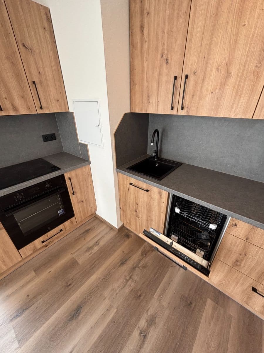 Pronájem bytu 1+kk 38 m², Ústavní, Dobřany, Plzeňský kraj Pronájem bytu 1+kk 38 m², Ústavní, Dobřany, Plzeňský kraj