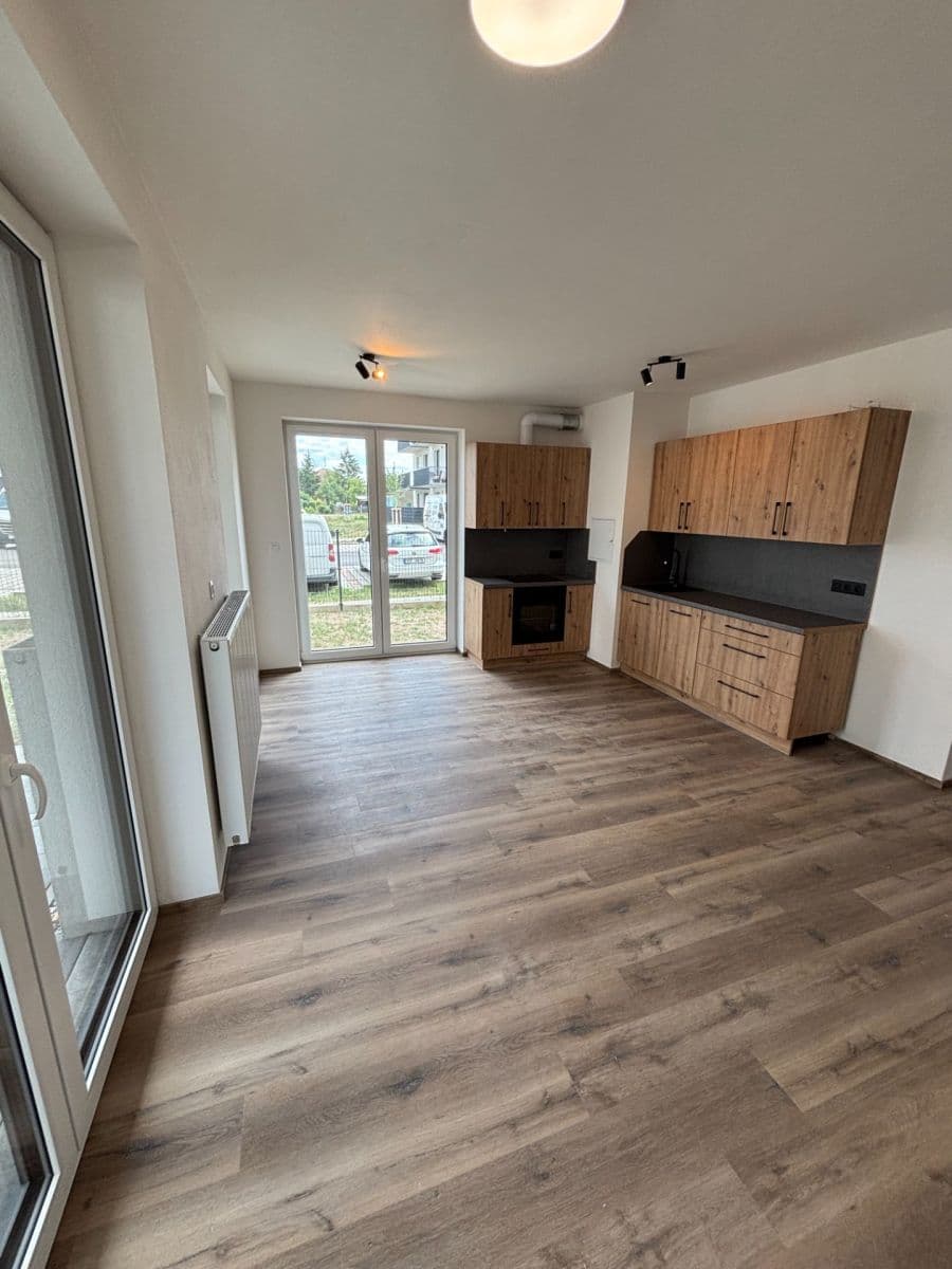 Pronájem bytu 1+kk 38 m², Ústavní, Dobřany, Plzeňský kraj Pronájem bytu 1+kk 38 m², Ústavní, Dobřany, Plzeňský kraj